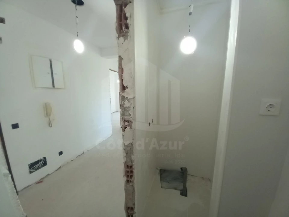 Apartamento T4 para Venda em Laranjeiro e Feijó Foto 24