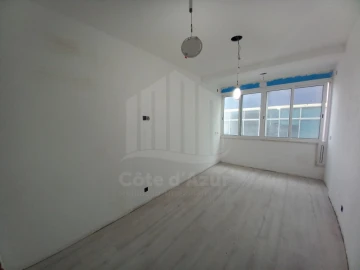 Apartamento T4 para Venda em Laranjeiro e Feijó