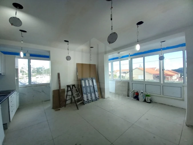 Apartamento T4 para Venda em Laranjeiro e Feijó Foto 9
