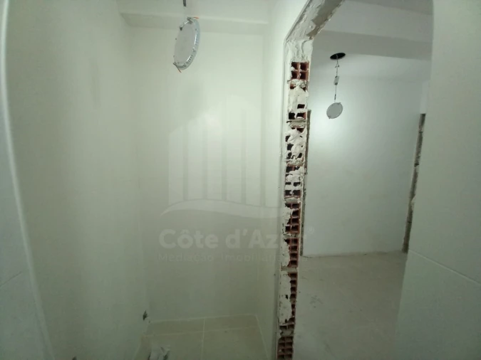 Apartamento T4 para Venda em Laranjeiro e Feijó Foto 25
