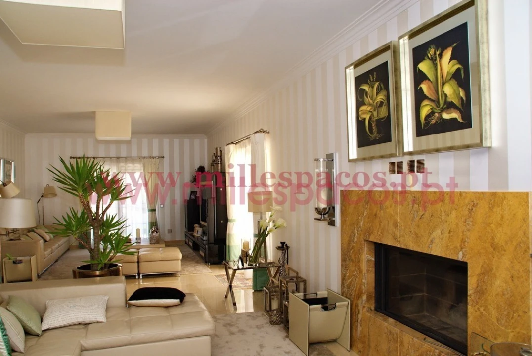 Moradia T5 para Venda em Atalaia e Alto Estanqueiro-Jardia Foto 4