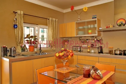 Moradia T5 para Venda em Atalaia e Alto Estanqueiro-Jardia