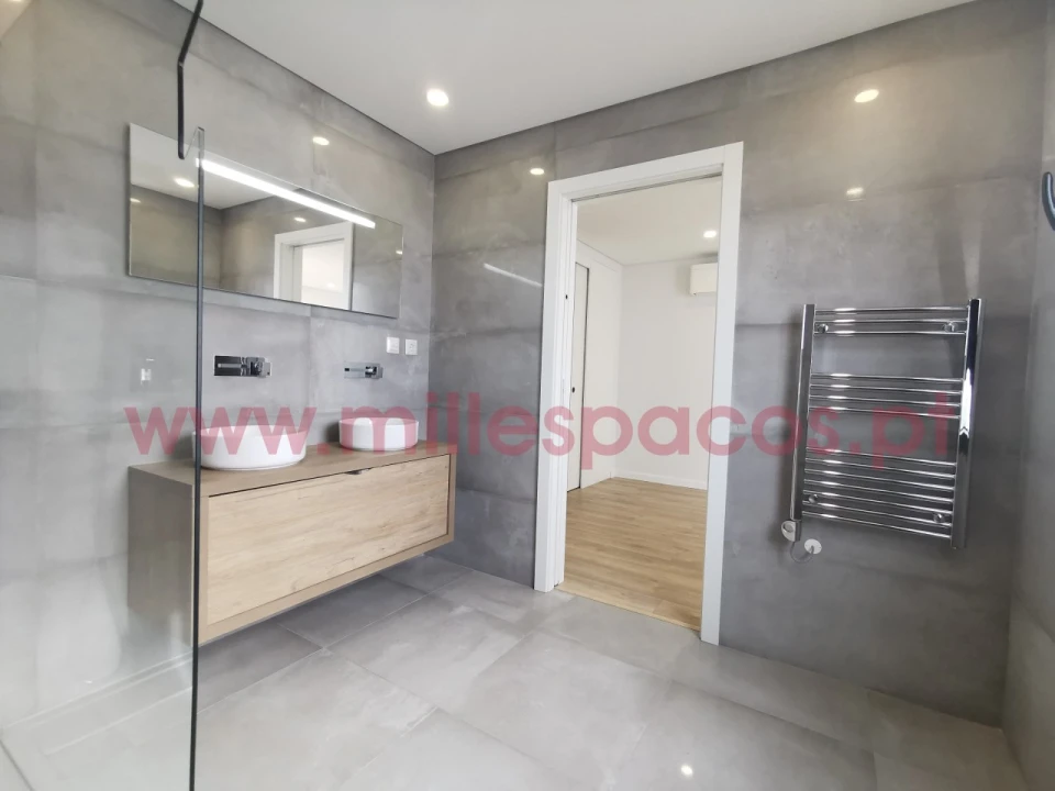 Apartamento T4 para Venda em Montijo e Afonsoeiro Foto 40
