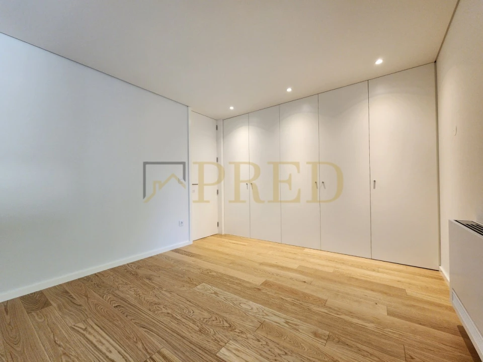 Apartamento T2 para Arrendamento em Aldoar, Foz do Douro e Nevogilde Foto 15