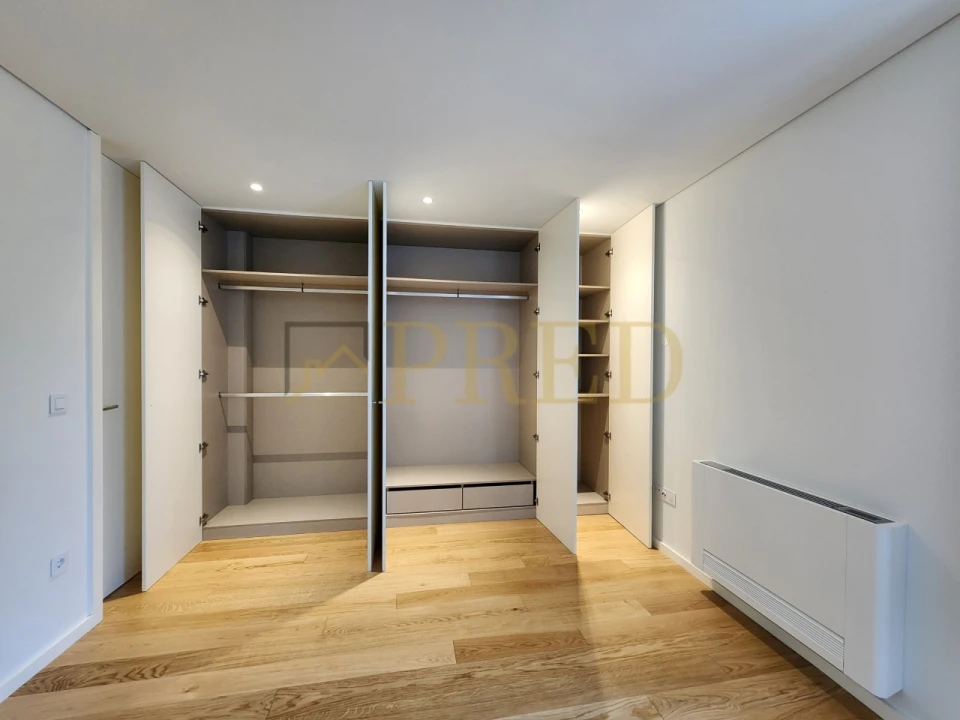 Apartamento T2 para Arrendamento em Aldoar, Foz do Douro e Nevogilde Foto 17