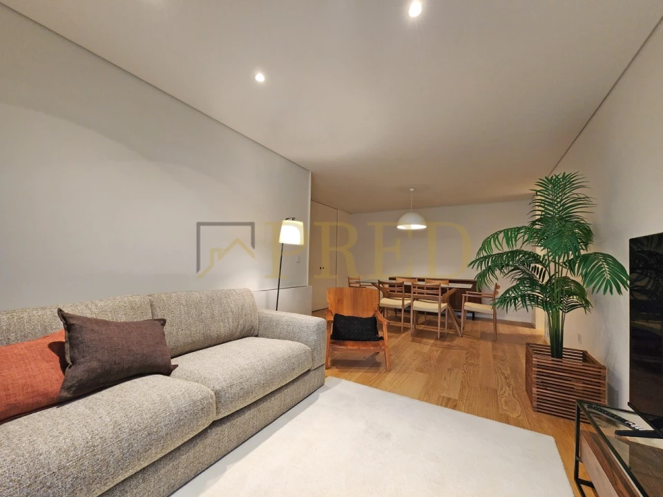 Apartamento T2 para Arrendamento em Aldoar, Foz do Douro e Nevogilde Foto 3