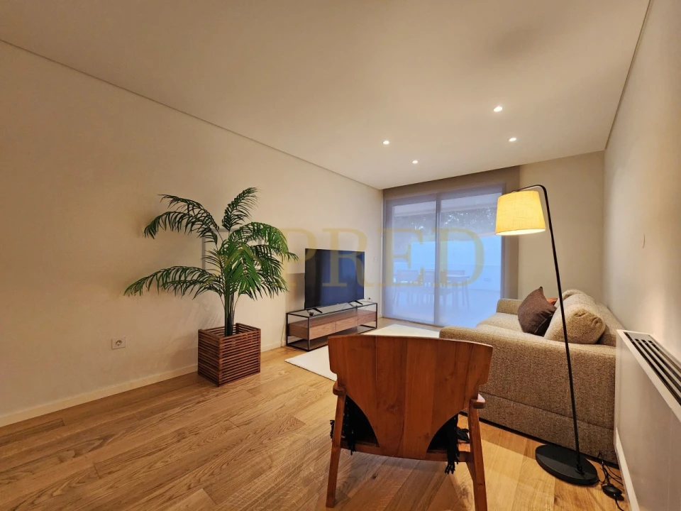 Apartamento T2 para Arrendamento em Aldoar, Foz do Douro e Nevogilde Foto 4