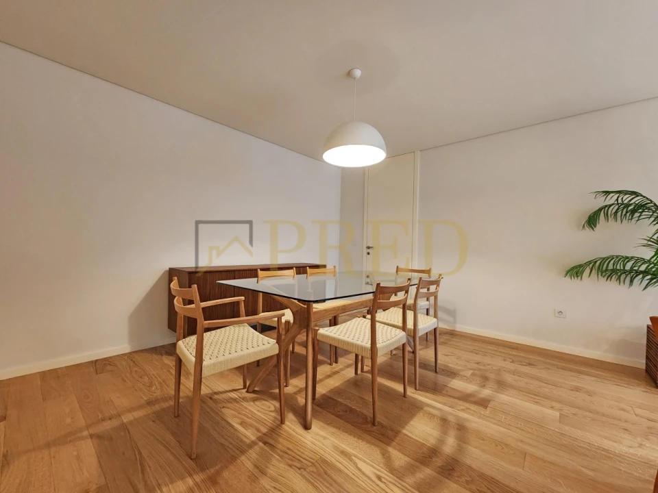 Apartamento T2 para Arrendamento em Aldoar, Foz do Douro e Nevogilde Foto 8