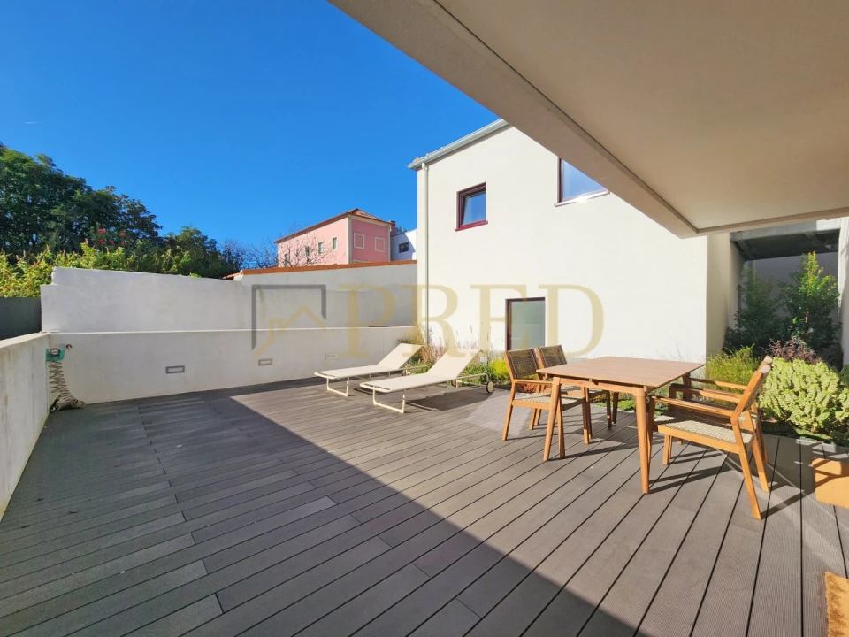 Apartamento T2 para Arrendamento em Aldoar, Foz do Douro e Nevogilde Foto 2