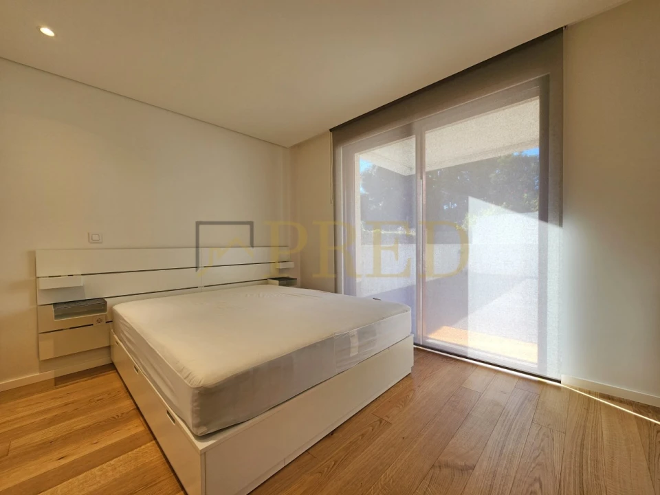 Apartamento T2 para Arrendamento em Aldoar, Foz do Douro e Nevogilde Foto 12