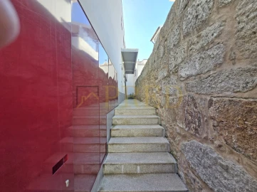 Apartamento T2 para Arrendamento em Aldoar, Foz do Douro e Nevogilde