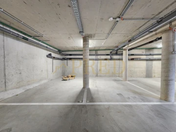 Apartamento T2 para Arrendamento em Aldoar, Foz do Douro e Nevogilde