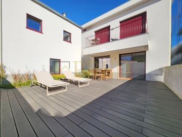 Apartamento T2 para Arrendamento em Aldoar, Foz do Douro e Nevogilde