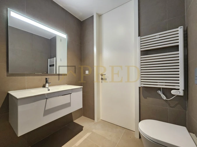 Apartamento T2 para Arrendamento em Aldoar, Foz do Douro e Nevogilde Foto 13