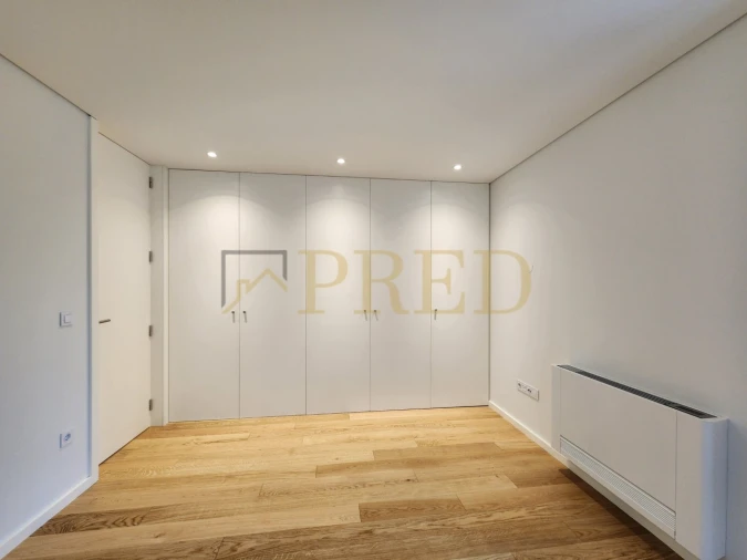 Apartamento T2 para Arrendamento em Aldoar, Foz do Douro e Nevogilde Foto 16