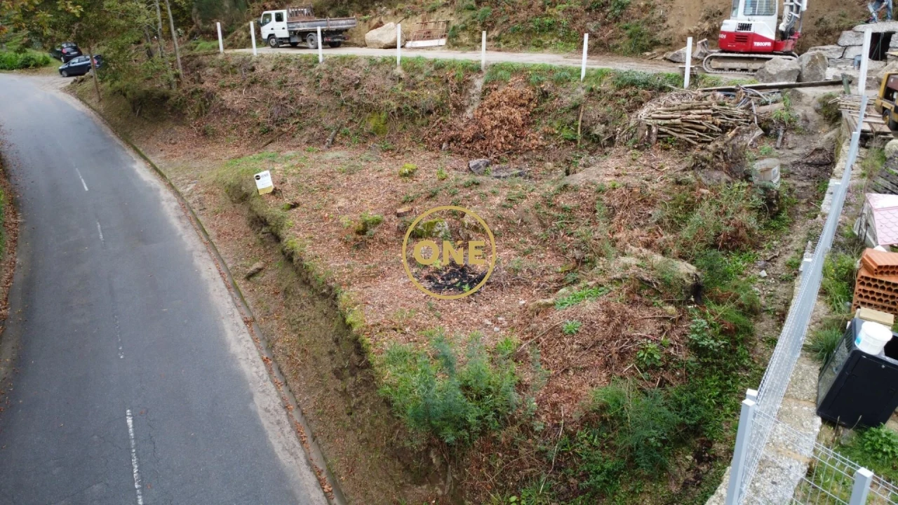 Terreno para Venda em Valdosende Foto 1