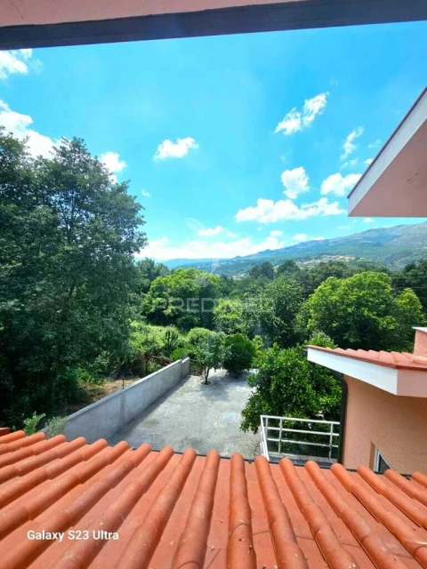 Moradia T6 para Venda em Adoufe e Vilarinho de Samardã
