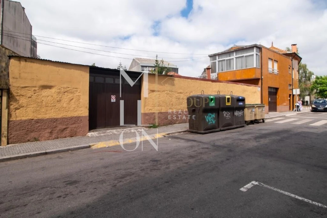 Moradia T5 para Venda em Rio Tinto Foto 1