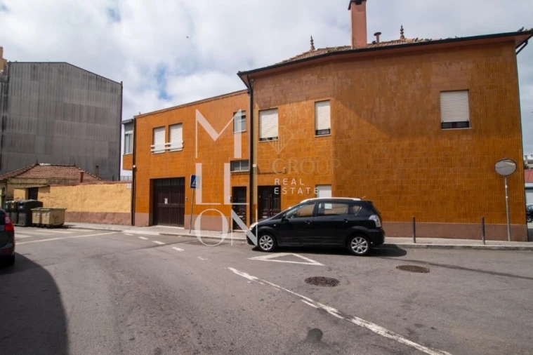 Moradia T5 para Venda em Rio Tinto Foto 2