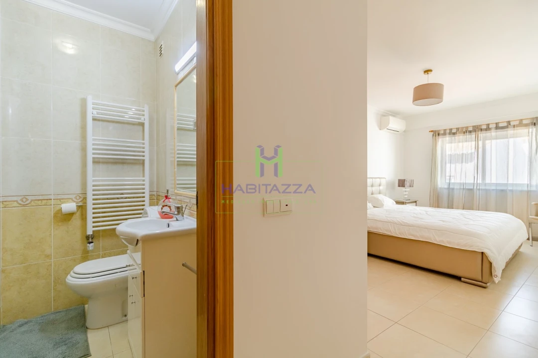 Apartamento T2 para Arrendamento em Lagos (São Sebastião e Santa Maria) Foto 20