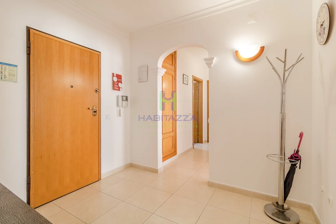 Apartamento T2 para Arrendamento em Lagos (São Sebastião e Santa Maria) Foto 5