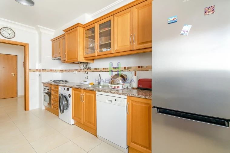 Apartamento T2 para Arrendamento em Lagos (São Sebastião e Santa Maria) Foto 7