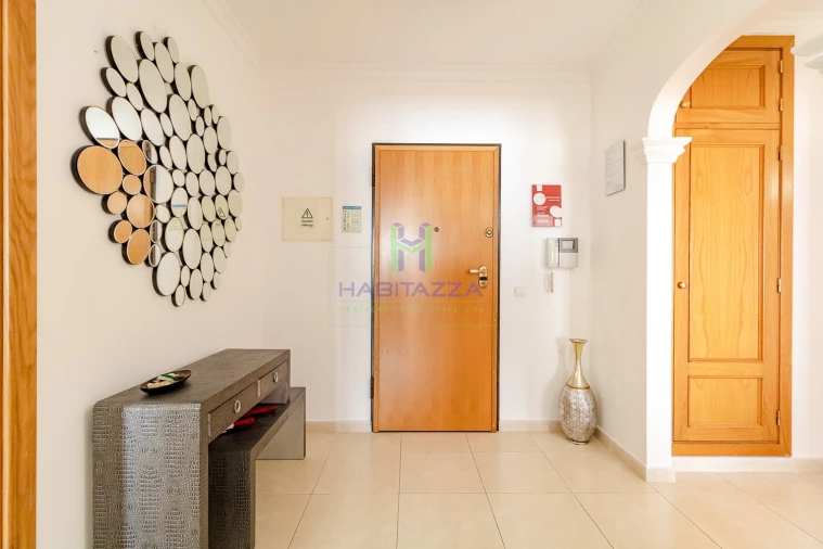 Apartamento T2 para Arrendamento em Lagos (São Sebastião e Santa Maria) Foto 9