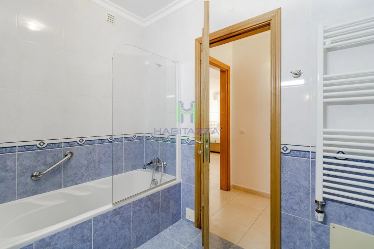 Apartamento T2 para Arrendamento em Lagos (São Sebastião e Santa Maria) Foto 16