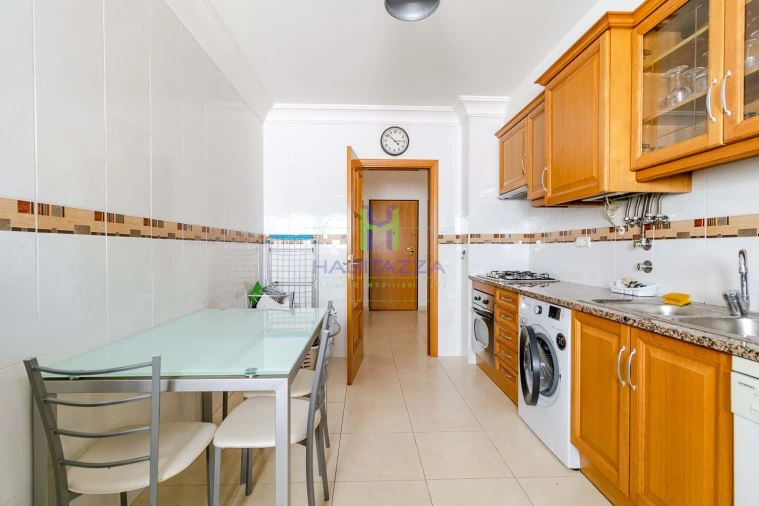 Apartamento T2 para Arrendamento em Lagos (São Sebastião e Santa Maria) Foto 8