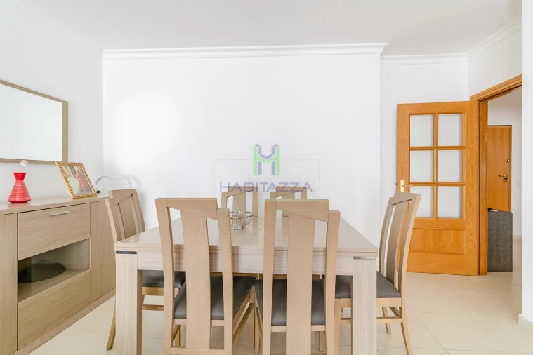 Apartamento T2 para Arrendamento em Lagos (São Sebastião e Santa Maria) Foto 4