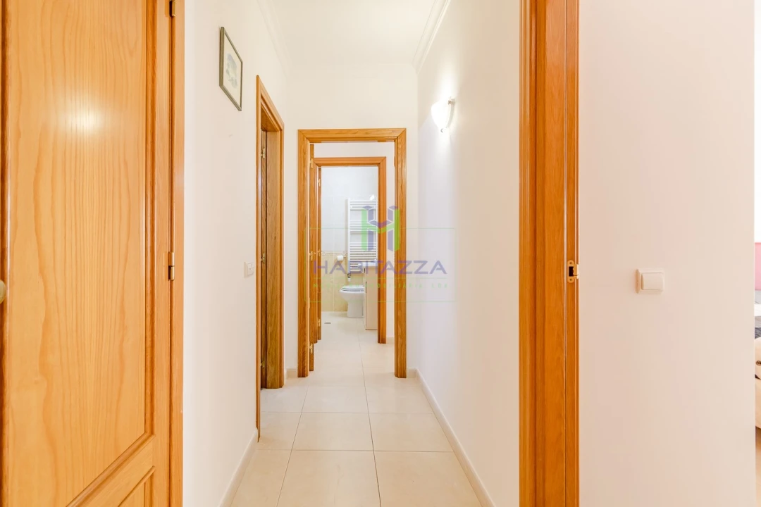Apartamento T2 para Arrendamento em Lagos (São Sebastião e Santa Maria) Foto 10