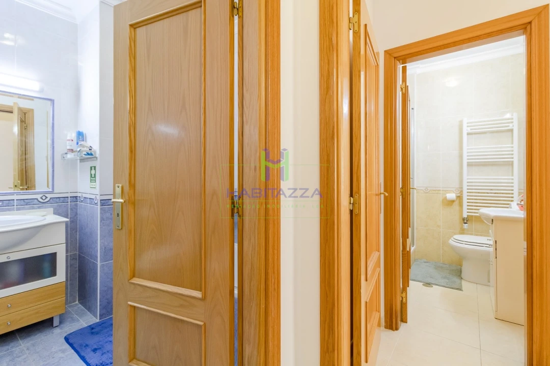 Apartamento T2 para Arrendamento em Lagos (São Sebastião e Santa Maria) Foto 14