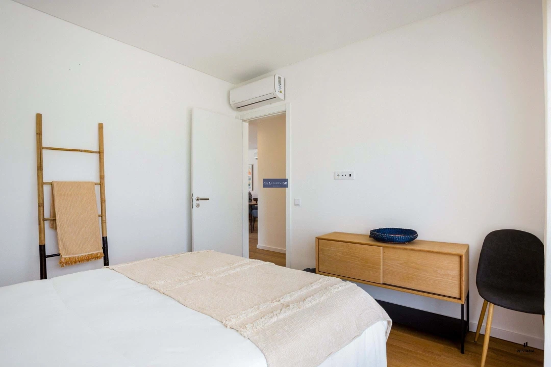Apartamento T3 para Venda em Estômbar e Parchal Foto 18