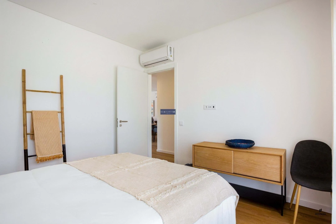 Apartamento T3 para Venda em Estômbar e Parchal Foto 15