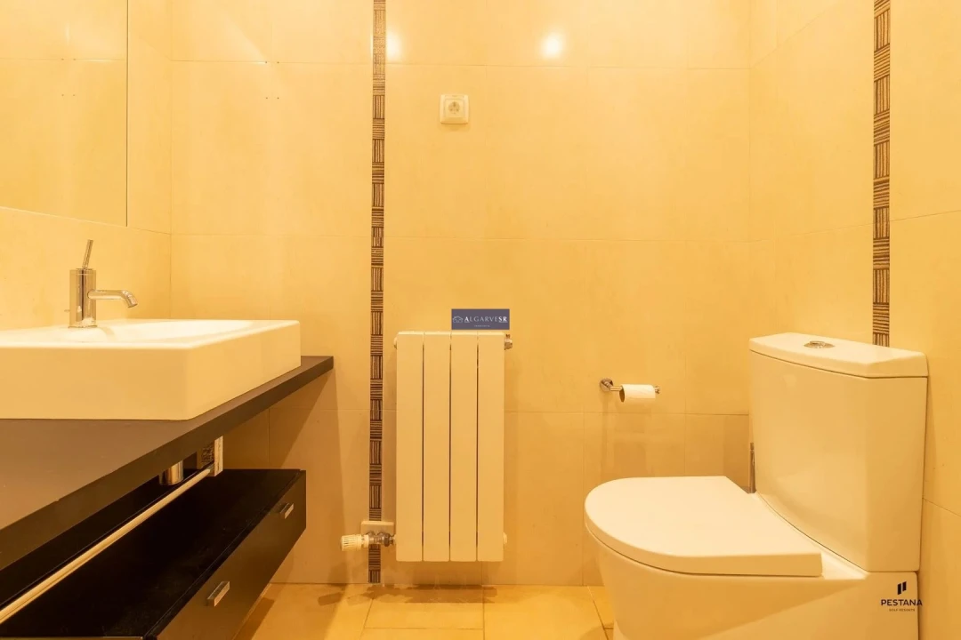 Apartamento T3 para Venda em Estômbar e Parchal Foto 24