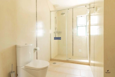 Apartamento T3 para Venda em Estômbar e Parchal