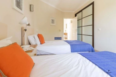 Apartamento T3 para Venda em Estômbar e Parchal