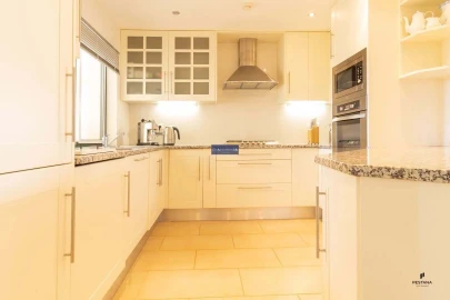 Apartamento T3 para Venda em Estômbar e Parchal