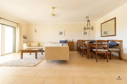 Apartamento T3 para Venda em Estômbar e Parchal