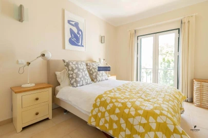 Apartamento T3 para Venda em Estômbar e Parchal