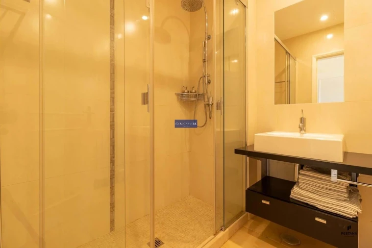 Apartamento T3 para Venda em Estômbar e Parchal Foto 23