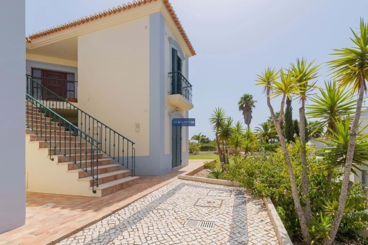 Apartamento T3 para Venda em Estômbar e Parchal Foto 28