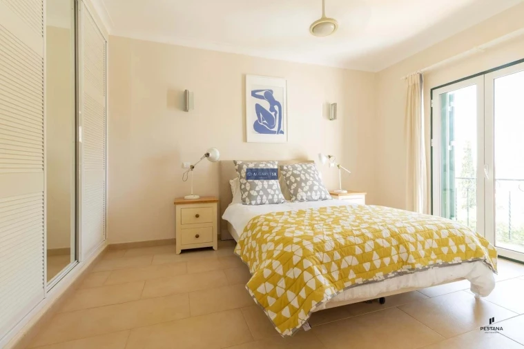 Apartamento T3 para Venda em Estômbar e Parchal Foto 19
