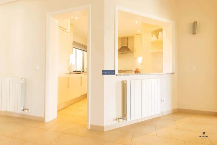 Apartamento T3 para Venda em Estômbar e Parchal Foto 8