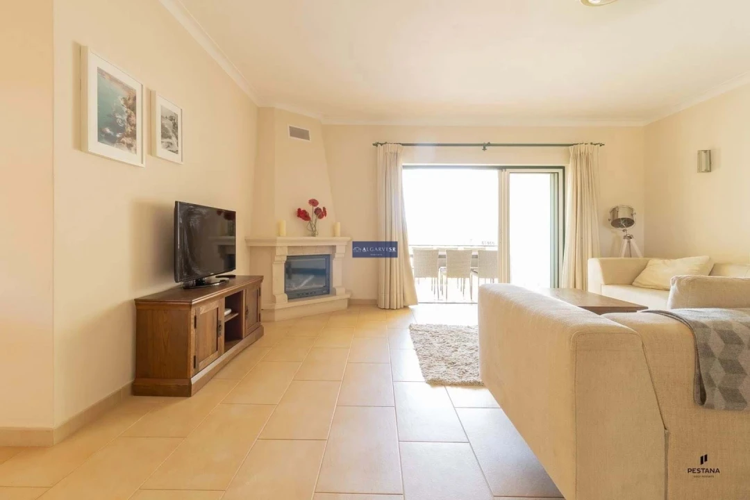 Apartamento T3 para Venda em Estômbar e Parchal Foto 3
