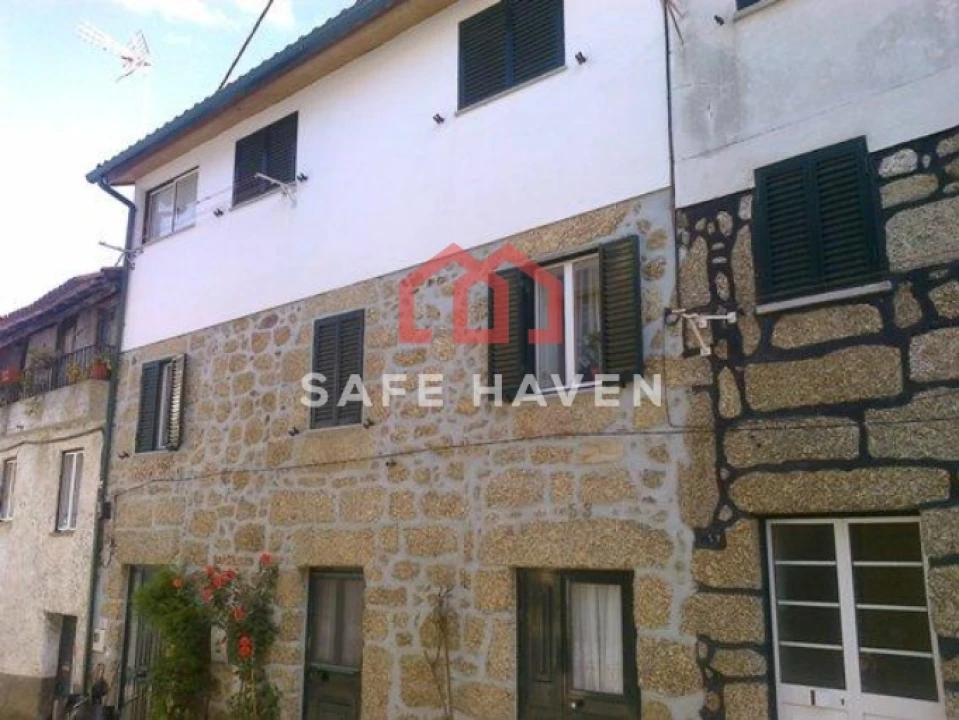 Moradia T1 para Venda em Candosa Foto 1