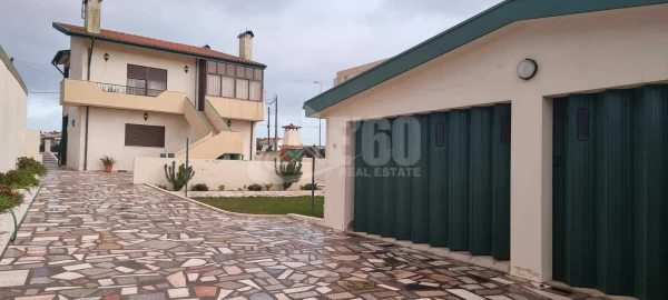 Moradia T3 para Venda em Arcozelo