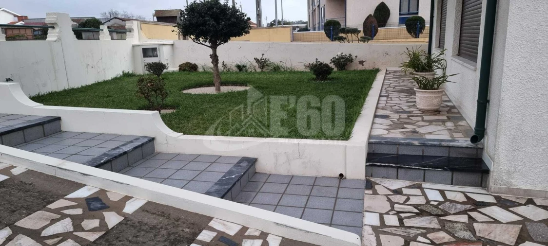 Moradia T3 para Venda em Arcozelo Foto 6