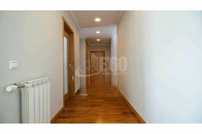 Apartamento T4 para Venda em Espinho