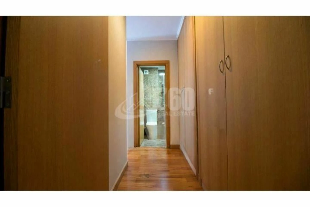 Apartamento T4 para Venda em Espinho Foto 12